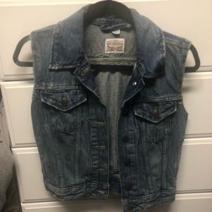 Levi’s jean vest